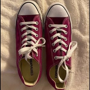 Chuck Taylor Converse womens size 9, mens size 7.  Excellent condition